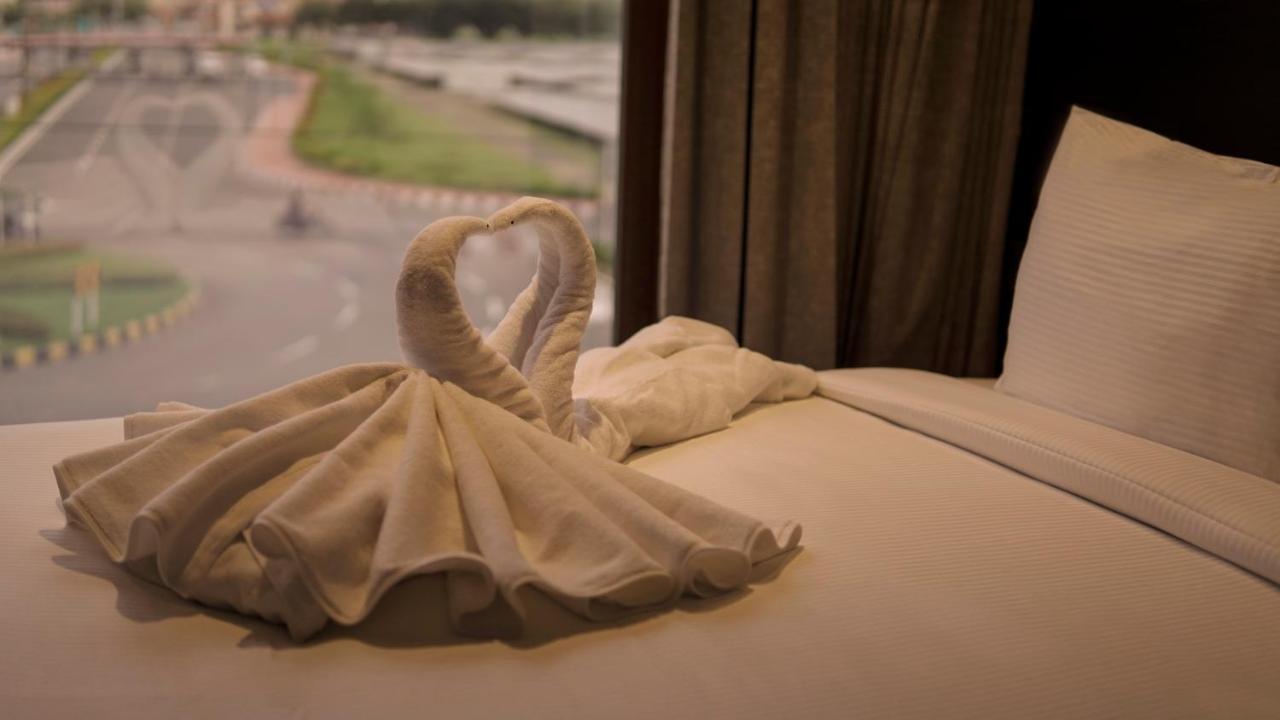 Florida Airport Hotel Kochi Недумбасери Екстериор снимка