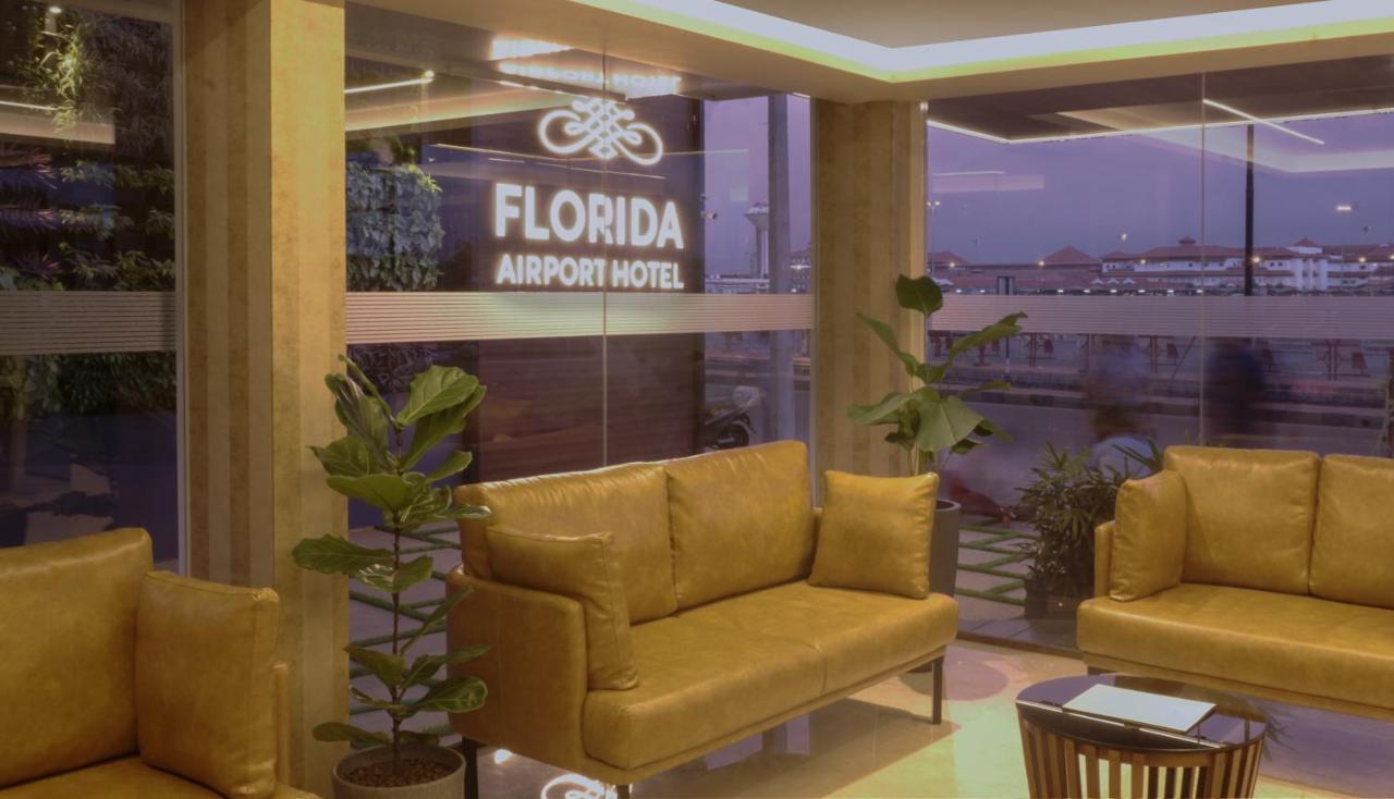 Florida Airport Hotel Kochi Недумбасери Екстериор снимка